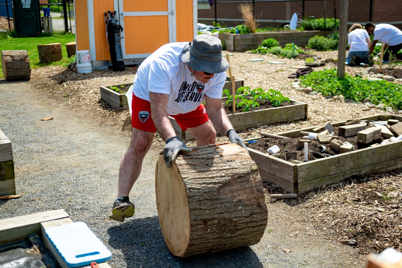 United We Serve | City Blossoms | April 2023