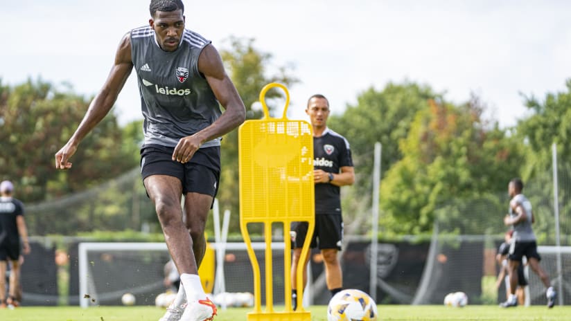 Pines Donovan_TrainingAtRFK_09.21.2021_XD_DSC9081