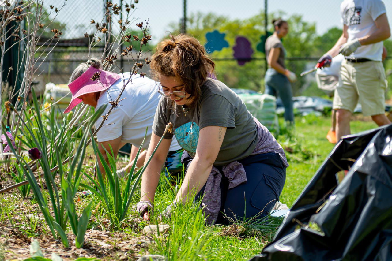 United We Serve | City Blossoms | April 2023