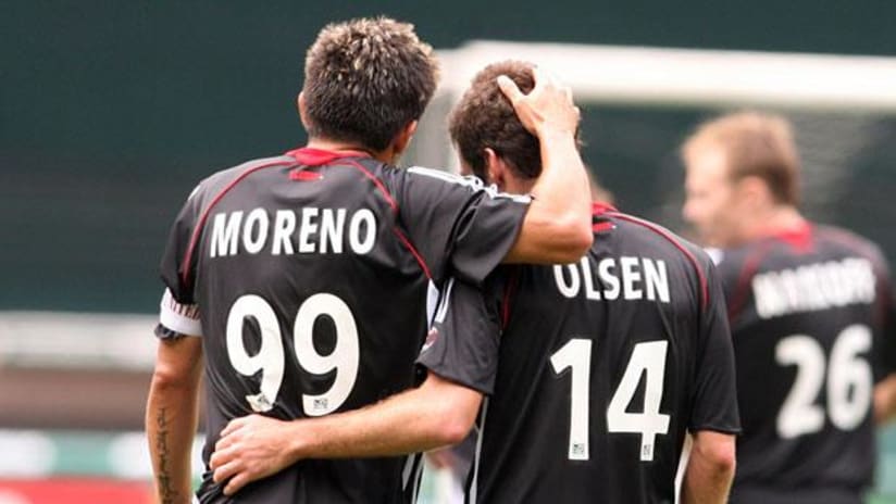 Ben Olsen and Jaime Moreno - embrace