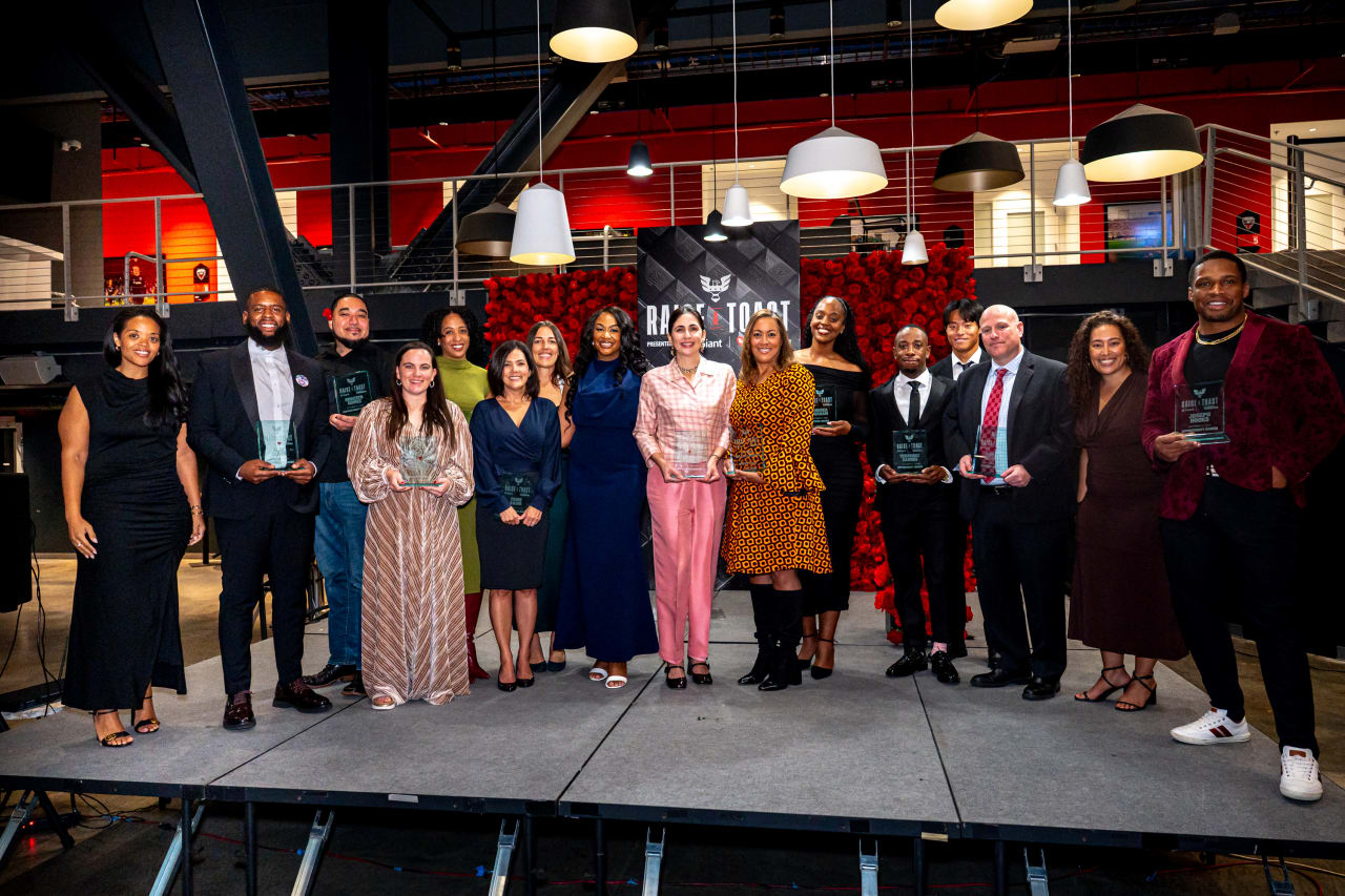(L to R): Danita Johnson, Alex Clark, Roberto Gomez, Hannah Penman, Cidney Farley, Parie Kadir, Rebeca Gore, Kelsey Nicole Nelson, María José Espinosa, C. Diane Wallace Booker, Andrea Durham, Terrence Barnes, Hosei Kijima, Daniel Altman, Shanell Mosley, Joseph Hooks