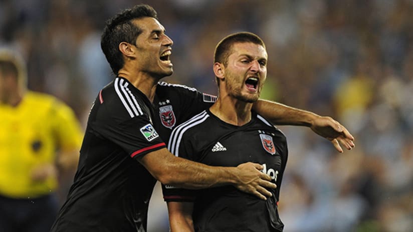 Perry Kitchen goal celebration with fabian espindola - 2014