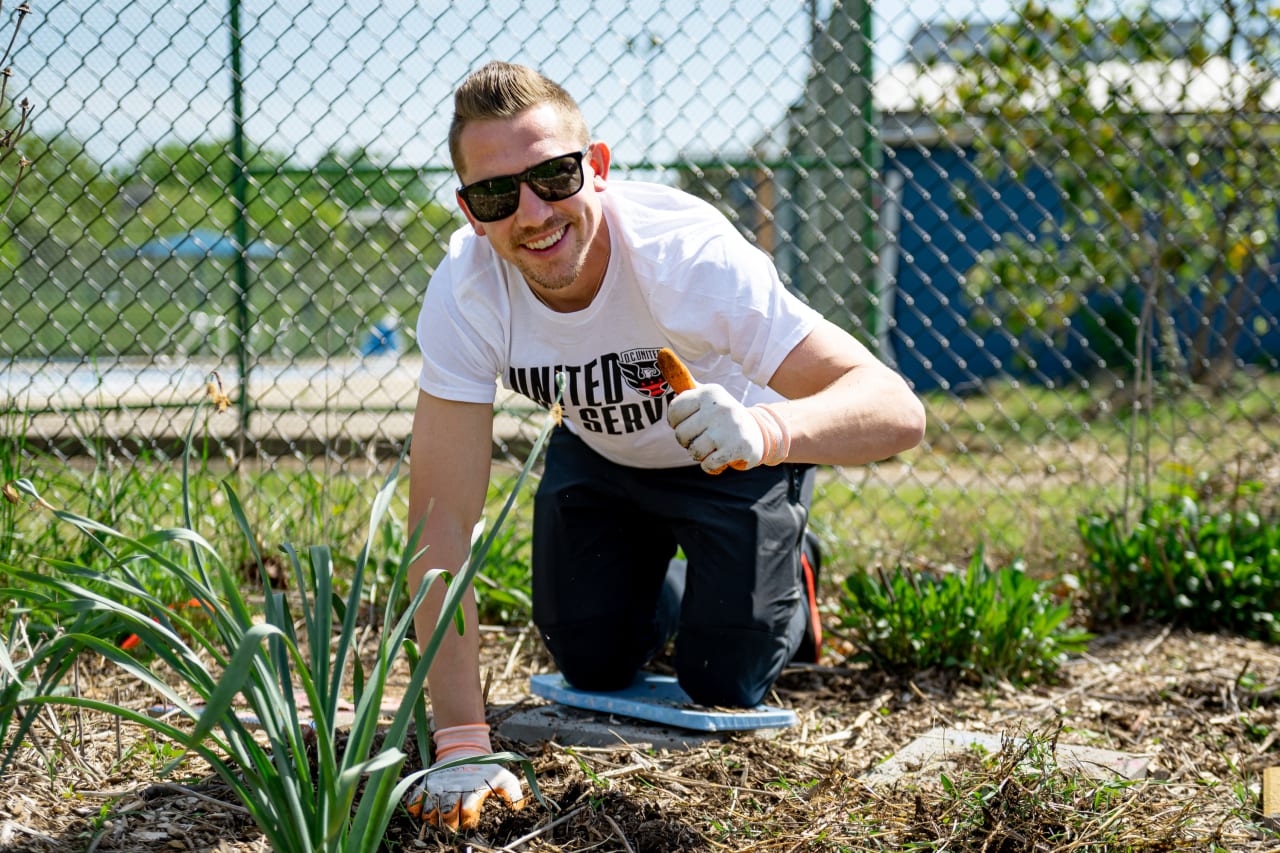 Russell Canouse | United We Serve | City Blossoms | April 2023